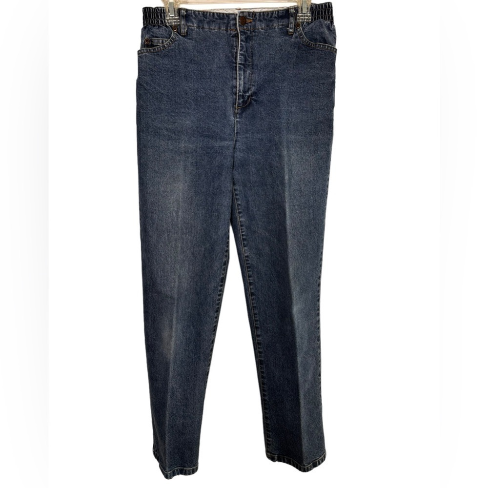 The TOG Shop Jeans Elastic Waist Size 8 High Waist Mom Jeans Medium Wash EUC